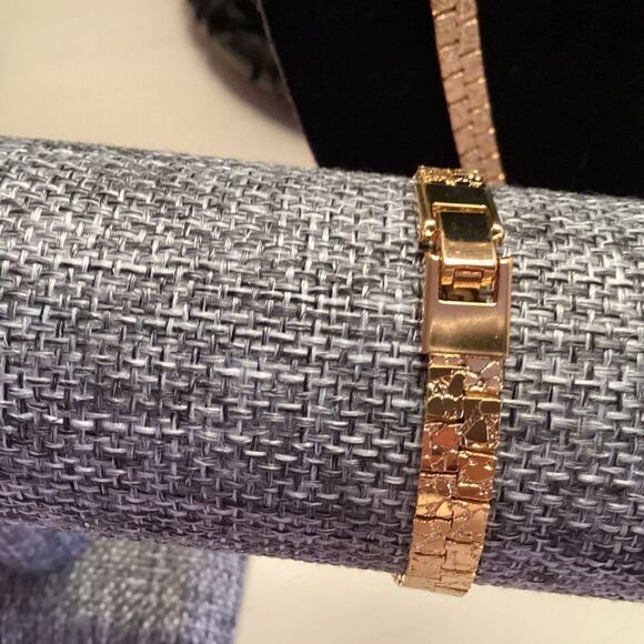 Goldtone Nugget Look Bracelet and Necklace Set - Picture 10 of 10